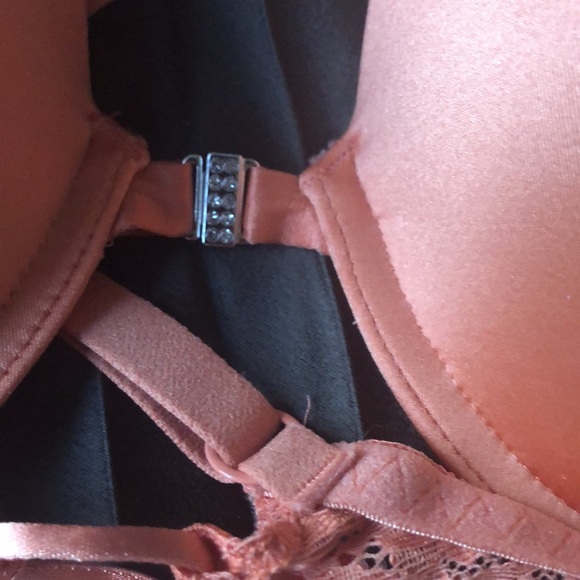 Beyond Sexy Push up - Picture 4 of 4